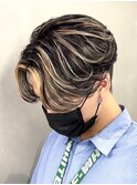 ハイライトツイストパーマアップバング短髪メッシュ