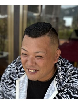 ピシャッとニ代目銀二郎 パンチパーマ