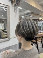 ポタム 東中野(potamu)&nbsp;刈り上げショートのバレイヤージュカラー