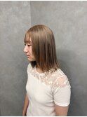 ベージュカラー