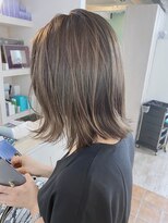 白髪カバーシークレットハイライト×切りっぱなしボブ