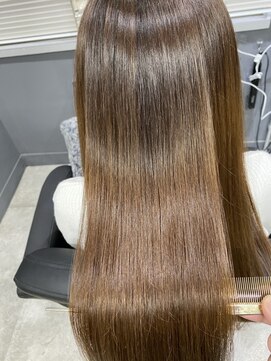 ジーナ 福岡天神(Zina) 小顔セミウェットウェーブピンクベージュハイライトカラー