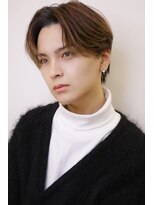 ゴールド 京都(GOALD)&nbsp;ナチュラルマッシュシースルーニュアンスセンターパート刈り上げ