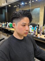 ビンゴ(BINGO)&nbsp;1747黒髪ツーブロック刈り上げフェードウェットスタイルバーバー