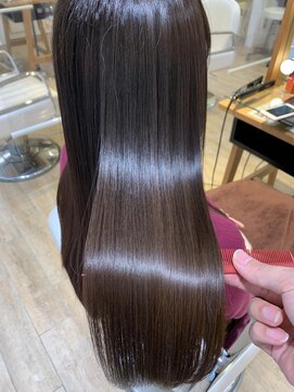 ネオリーブ チロル 横浜西口店(Neolive CiroL.) 縮毛矯正　酸性ストレートでつくる髪質改善