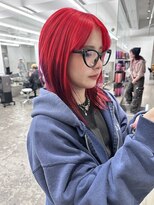 シャイニーレッドロブ小顔レイヤーストレート
