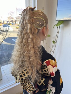ルシードスタイル　ムースユイット(LUCIDO STYLE mousse8) 【成人式ヘアアレンジ】パーマ風ポニーテールヘア