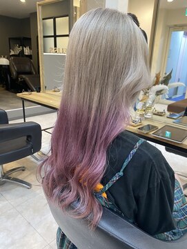 エリス ウメダ(Eliss umeda) ホワイトベージュ×ピンクグラデーション