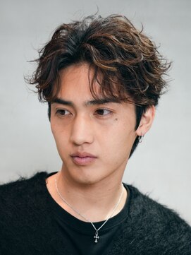 レタッチ バイ フィフス 銀座(RETOUCH by fifth) 銀座フェザーパーマメンズ波巻きパーマツイストスパイラルパーマ