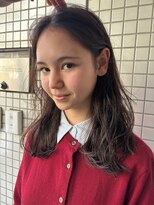 ラパンセヴェール(LA PENSEE VERT)&nbsp;レイヤー、顔まわりレイヤー、切りっぱなし