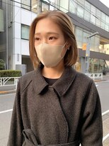 オーオ シカシカ(OOO YY)&nbsp;コンパクトボブ×アンニュイなミルクティーベージュ/初ブリーチ