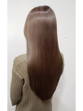 ビルギット(BIRGIT) 艶サラロング