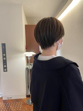 エルサフィロ ヨドヤバシ(el zafiro yodoyabashi) コンパクトショート　アッシュベージュカラー　20代30代40代