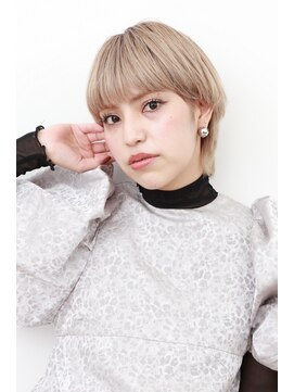 ソレイユトウキョウシブヤ(SOLEIL TOKYO shibuya) ハンサムショートブリーチホワイトブロンドカラー