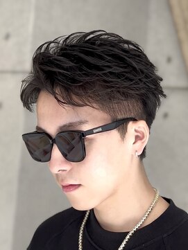 リンダ(LYNDA) かき上げ/スパイキーフェザーパーマ/センターパート/仙台