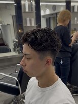 グルーマーズトウキョウ(GROOMER/S TOKYO)&nbsp;ブルーブラックフェザーパーマスパイキーショートサーフカール