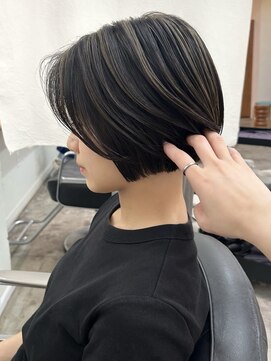 エニエンメイクス 立川(ENIEN MAKE'S) 切りっぱなしボブ/ハイライト/毛先カラー