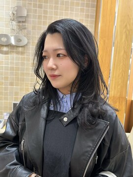 ピークアブー 銀座並木通り(PEEK-A-BOO) 大人くびれウルフミディアムレイヤー地毛風ブラック40代30代