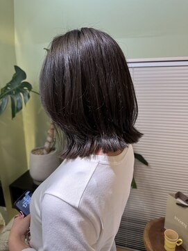 グレージュ/アッシュ/オリーブカラー/ミディアムレイヤー