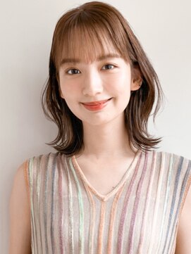 リヤン 表参道(lyann) レイヤーカットサイドバング愛され艶感ナチュラルカール美髪