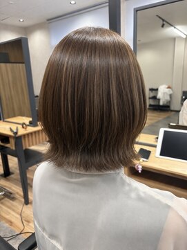 イロ バイ マグ(IRO by Mag) くびれレイヤーボブ