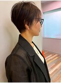 大人上品 ハンサムショート 暗髪 丸みショート シースルー