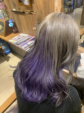 カムデンタウン(Camden Town) 相性抜群のメタリック×ヴァイオレットのミックスカラー