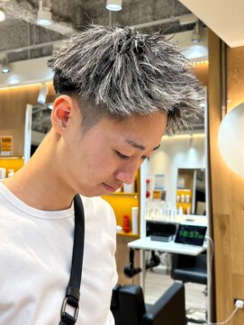 ルースト 渋谷店(ROOST) 縦落ちツイスト×ホワイトハイライト