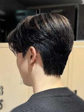 メラク(Merak) 【センターパート×メンズショート】