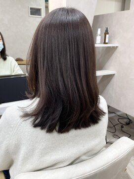 くすみピンクブラウン×くびれミディアム