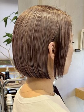 エリマバイフィフス 調布(elima by fifth) 調布イルミナカラーレイヤーボブウルフショートカットベージュ