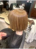 アプリコットオレンジ 丸みショートボブ