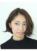 耳かけグレージュ、ボブスタイル。大人ボブ サエキ
