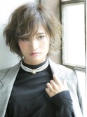くせ毛風毛先パーマのナチュラルショート