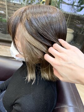 キャラ 池袋本店(CHARA) イノセントミルクティベージュインナーカラー切りっぱなしボブ