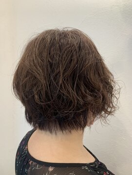 タエビスアリッサム(Taebis Alyssum) 巻き髪風ふあふあパーマスタイル