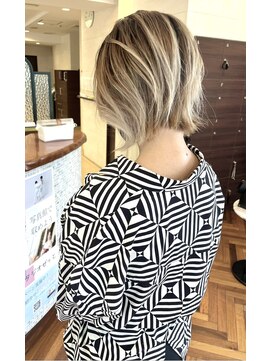 ファーレンピュアスウィート(fahren-pure-suite) ツーブロック外はねレイヤー