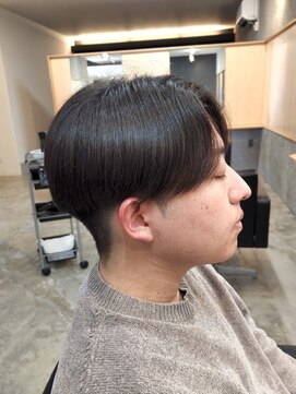 ヒュイル バイ ニアウ(Hwyl by Niau) メンズマッシュセンターパートスパイラルパーマニュアンスパーマ