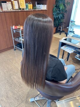 グランデュール 焼津店(GRANDEUR) ストレート、ロング、艶サラ、サラサラ、重め