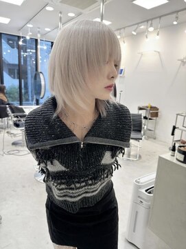 ソル 栄矢場町(SOL) ホワイトカラー/ウルフカット/ウルフレイヤー/レイヤーカット