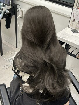 アマトウキョウ アユンチェ(AMA TOKYO×AYUNCHE) オリーブグレージュ  アッシュグレージュ  透明感カラー