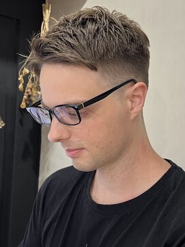 トリコ(ToricO) フェードカット/刈り上げショート/ビジネスマンショート