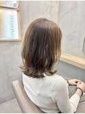 外ハネミディアム×アッシュベージュ