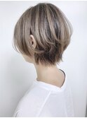 【morio原宿】大人 くびれショート ハイライトカラー