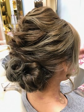 髪技空間アノン(anon) ルーズヘアー