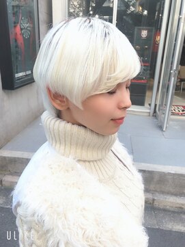 アフィーロ(ACHFILO) 大人かっこいいハンサムショートのホワイトブリーチ前髪エクステ
