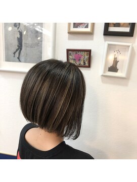 ヘアースタジオ ハーフバック 高尾店(HAIR STUDIO HALF BACKS×１/2) ナチュラルハイライト