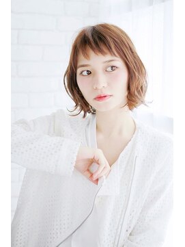 プティルカ(PutiLuca D.C.) 透け感バングの外はねバルーンボブ