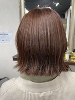 ゴート(GOAT)&nbsp;外はねボブ×イヤリングカラー／ピンクベージュ×ミルクティー