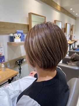 ステラバイケンジ(STELLA by KENJE) 脱白髪染めハイライト/白髪ぼかし藤沢/髪質改善ヘッドスパカット